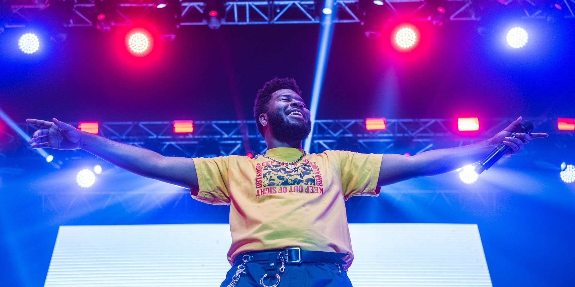 Khalid stages a dynamic performance in Manila debut – photo gallery