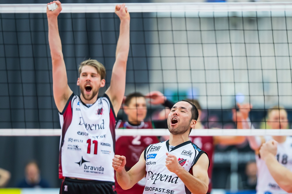 Volleyboll spelare under Grand Prix i Uppsala 2019 firar. 