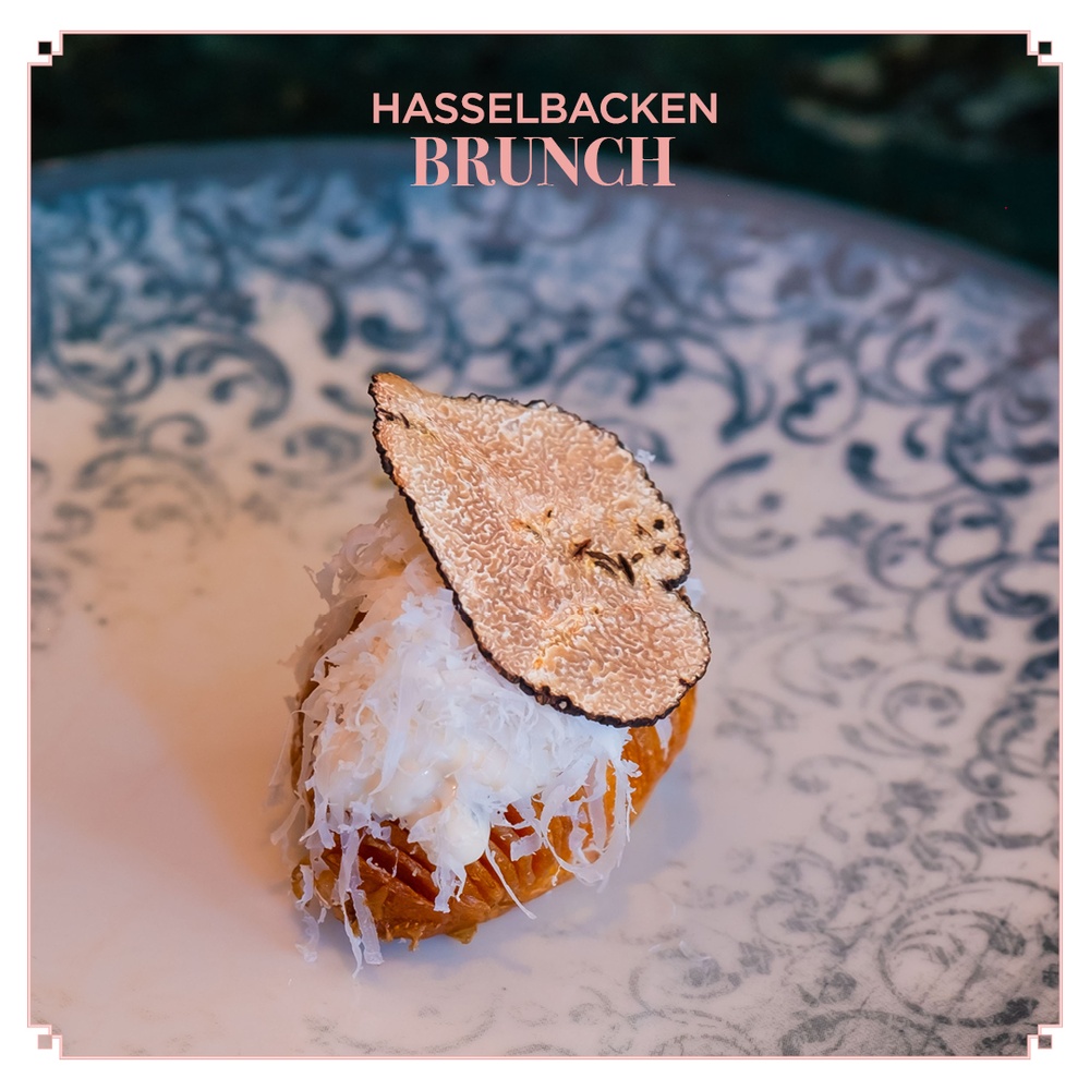 Hasselbackspotatisen gör comeback av rang på brunchen. Den klassiska knölen blir nu ordentligt dekadent med ingredienser som wagyu, kaviar, tryffel, havskräftor, tångrom och Västerbottensost som sidekicks. Foto: Hasselbacken/Mats Frödin