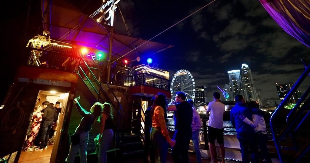 Crucero Nocturno Fiesta en el Mar - Alojamientos en Miami