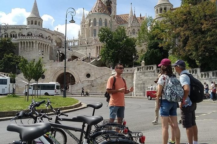 Budapest Bike Tour in Private - Alloggi in Budapest
