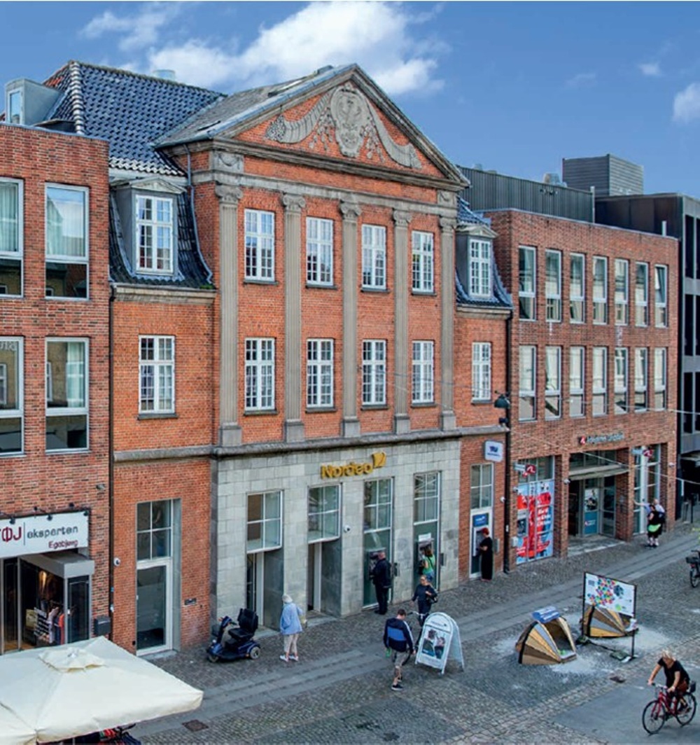 Kontors- och detaljhandelsfastighet i centrala Roskilde, Danmark