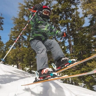 tourhub | Globalduniya | Vancouver to Revelstoke 2 days Ski and Snowboarding Tour 