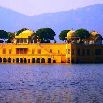 tourhub | Holiday Tours and Travels | 3-Days Luxury Golden Triangle Tour from Delhi includes,Hotel,Guide and A-C Car 