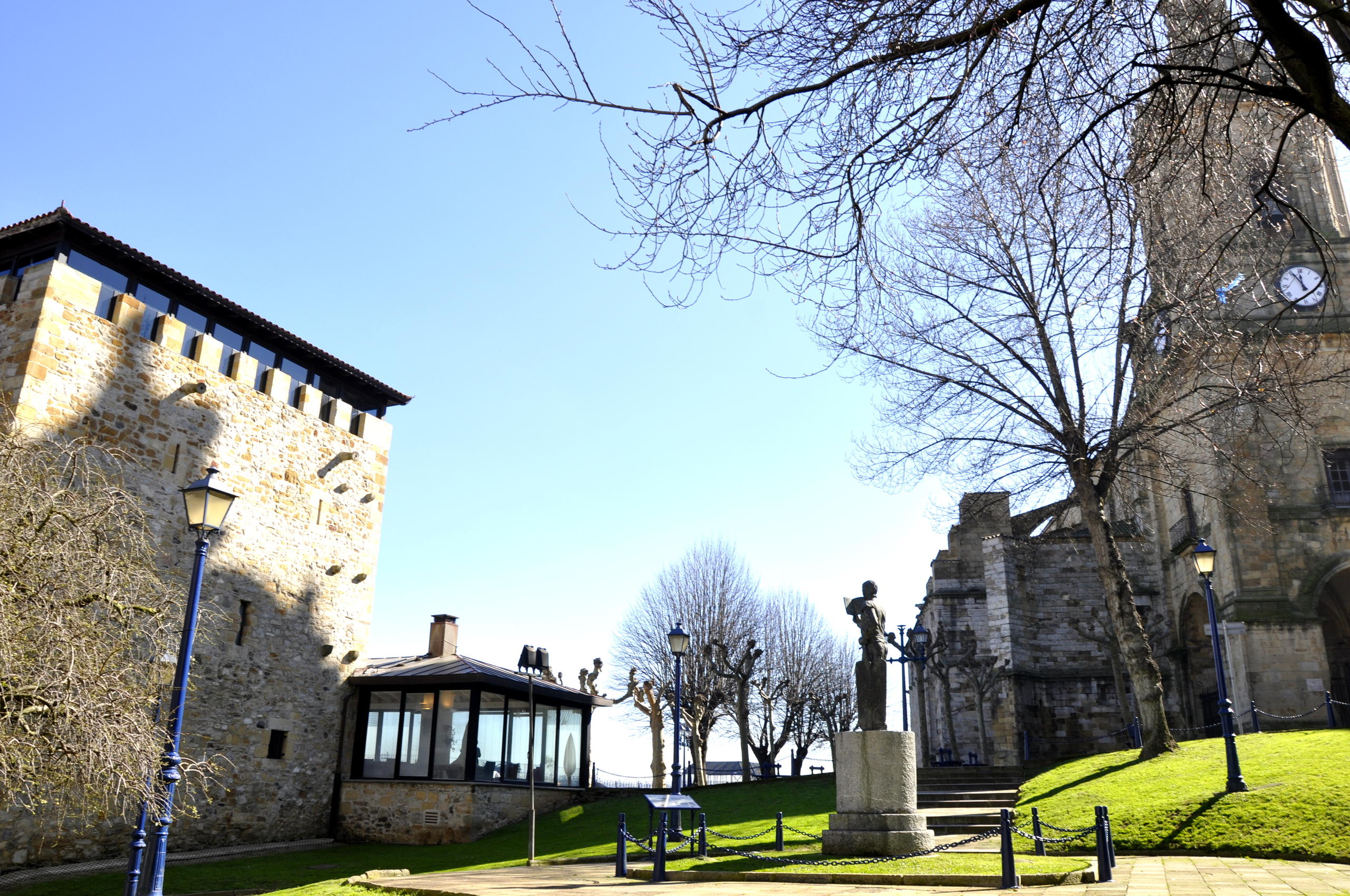 Getxo and Hanging Bridge from Bilbao in Semi-Private with Pickup - Accommodations in Bilbao