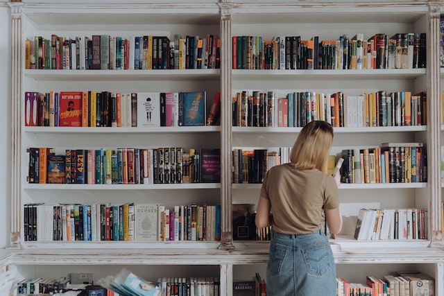 Make your own reading nook for your book collection