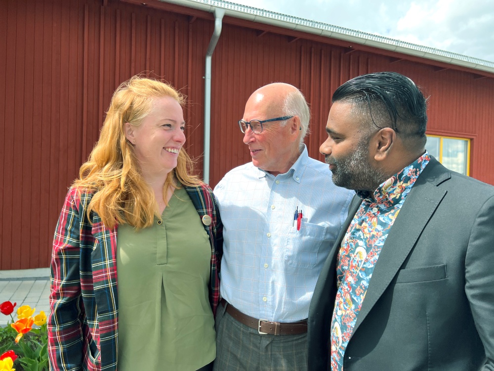 Tillförordnade kommundirektör Cecilia Trolin, ordföranden i Nossebroregionens företagare Christer Lundén och kommunstyrelsens ordförande Daniel Andersson.