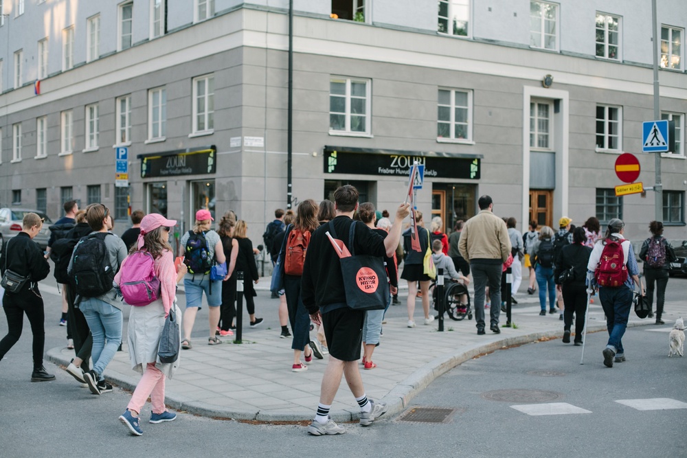 Stadsvandring i den lesbiska aktivisten och transpionjären Eva-Lisa Bengtsons (1932-2018) fotspår.