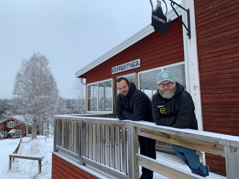 Erik Jakobsson och Joel Lindfors tillsammans med Roddy Abarzua (saknas på bilden) kommer ta över driften av Vindelforsarnas camping från 1 januari.