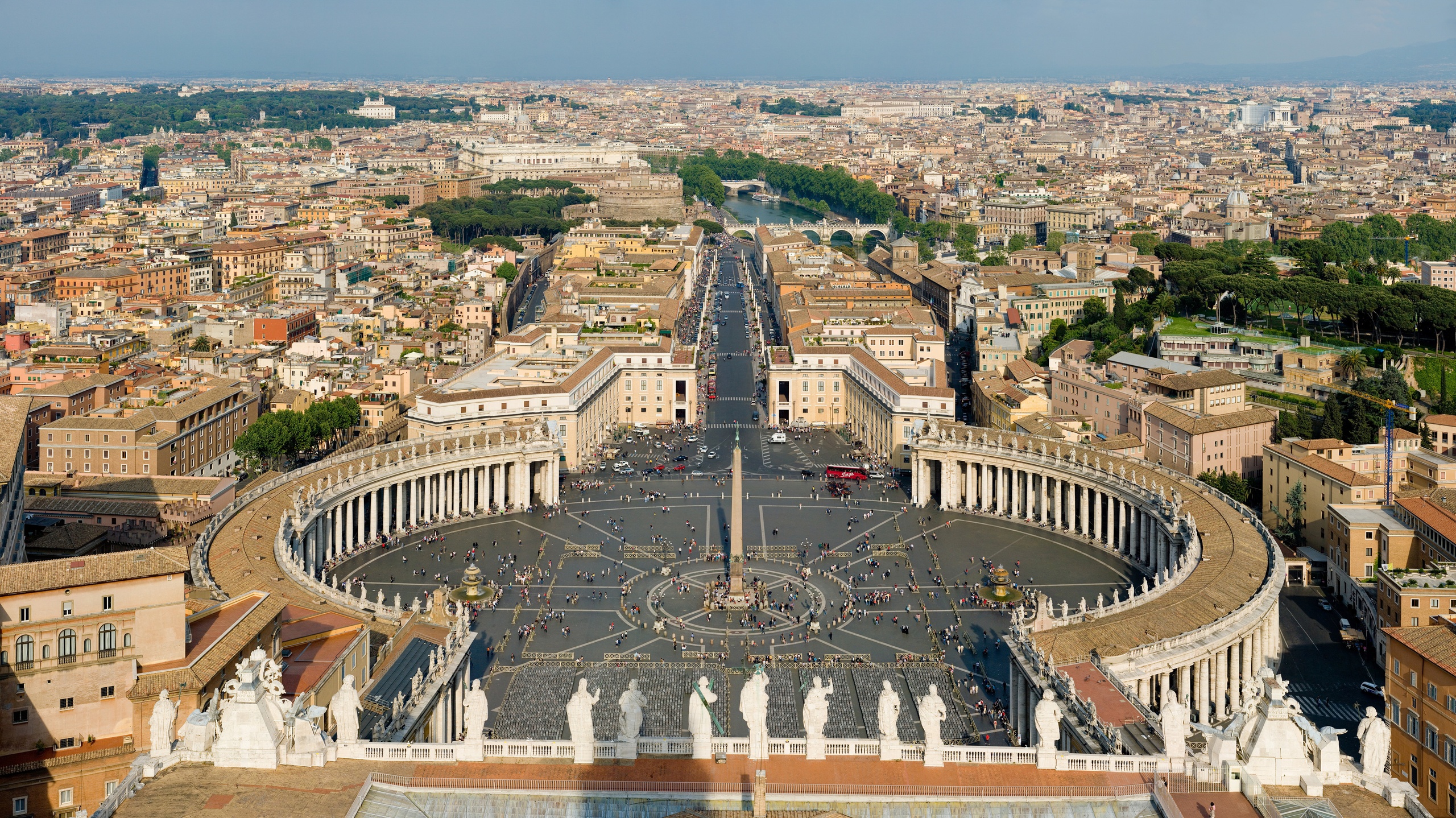 Fantastic Once-in-a-lifetime Day Tour in Rome by Visiting the Vatican Museums, including the Sistine Chapel and St. Peter’s Basilica, Colosseum 