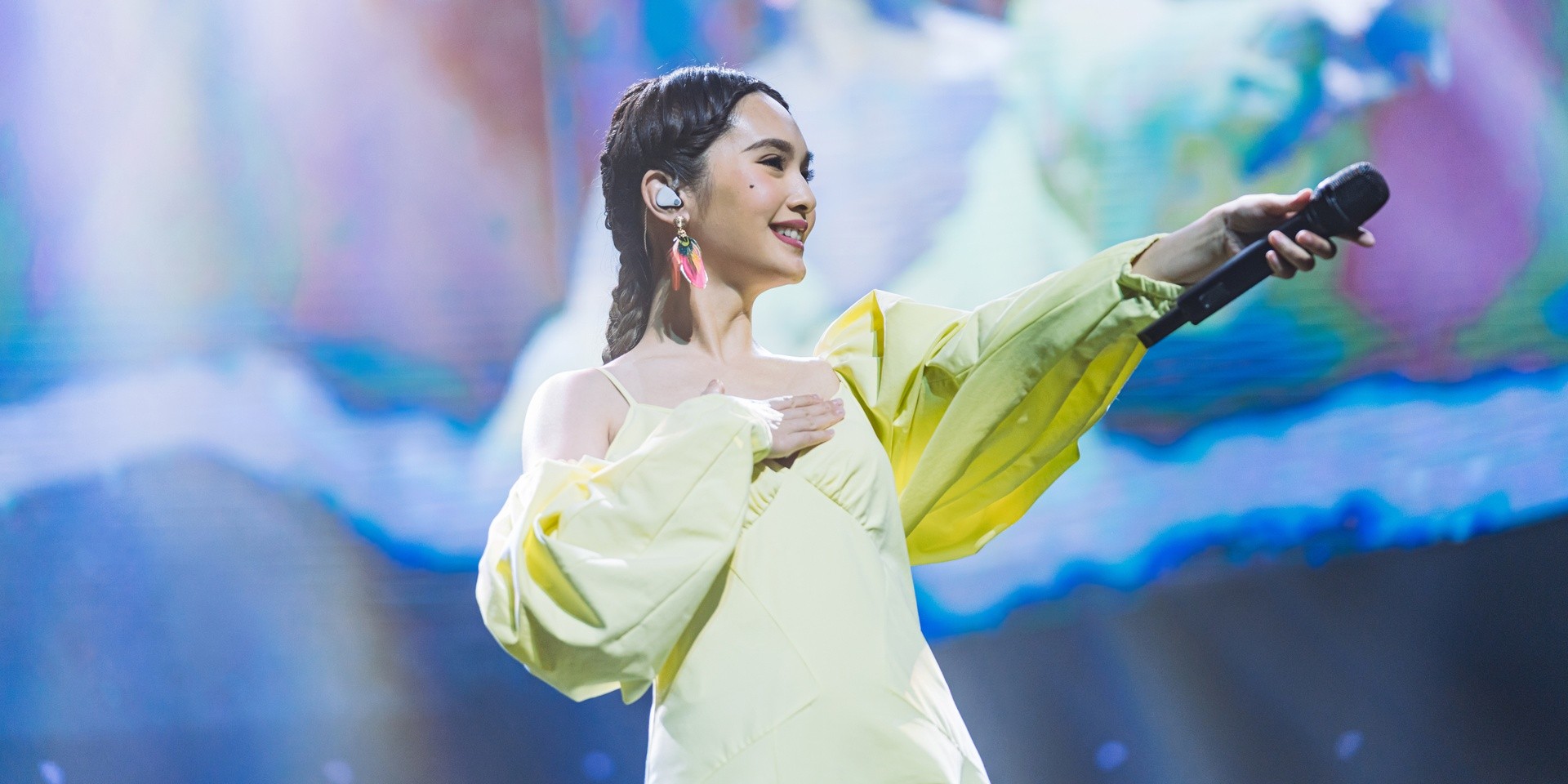 Rainie Yang evokes nostalgia at Singapore show – gig report 
