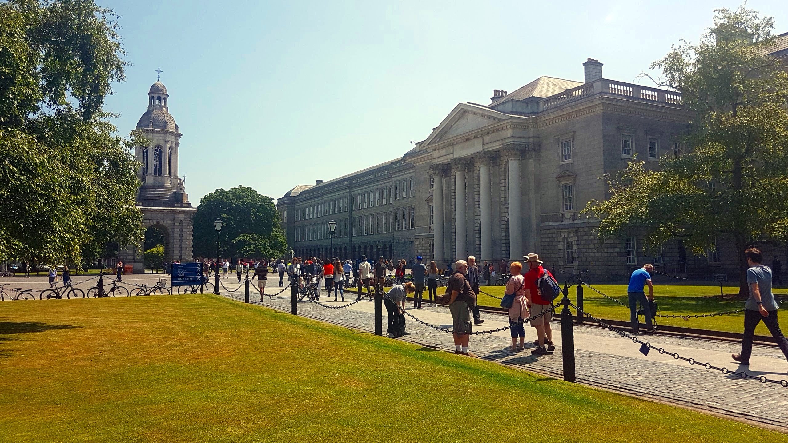 The Fantastic Walking Tour of Dublin in Private - Alojamientos en Dublín