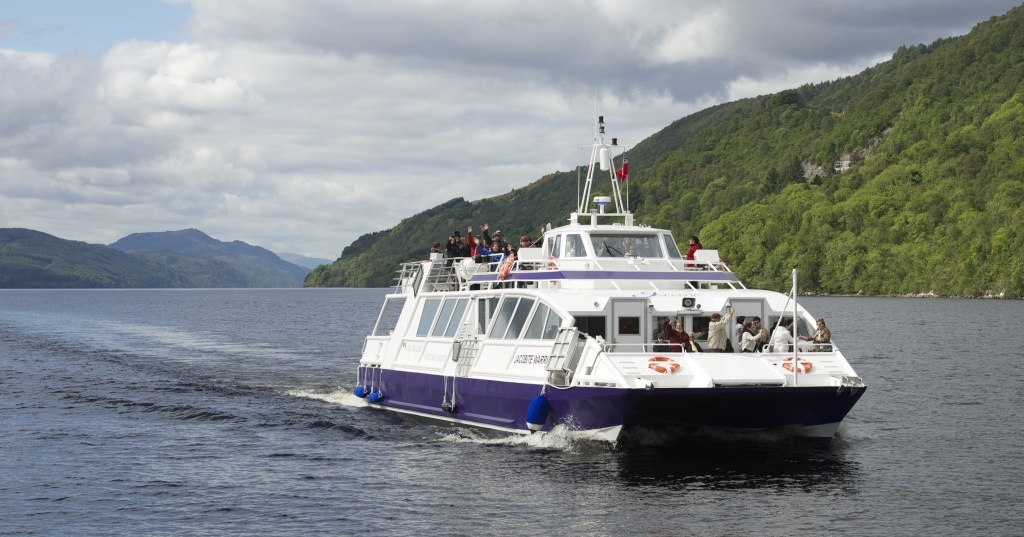 Loch Ness Experience Day Tour from Inverness: Cruises, Castles and Waterfalls