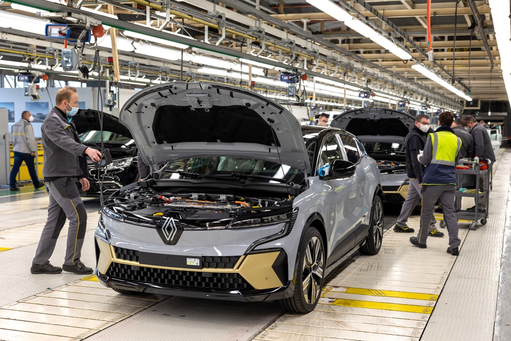 4-2022 - Story Renault - Environmental Impact_ Mégane E-TECH Electric paves the way.jpeg