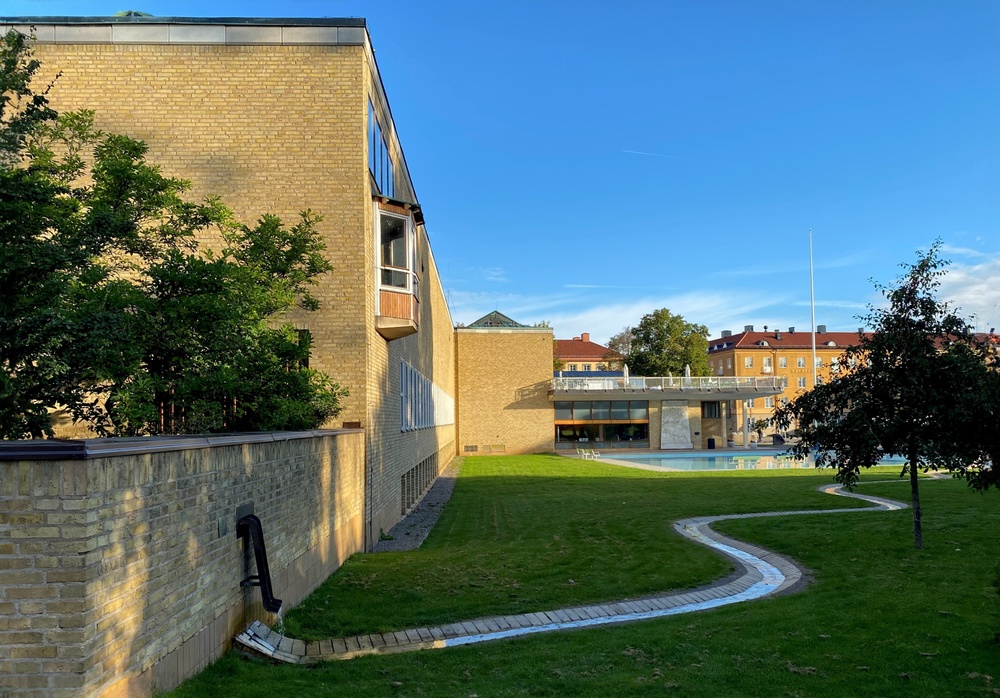 Exteriörbild på Östergötlands museum i Linköping.