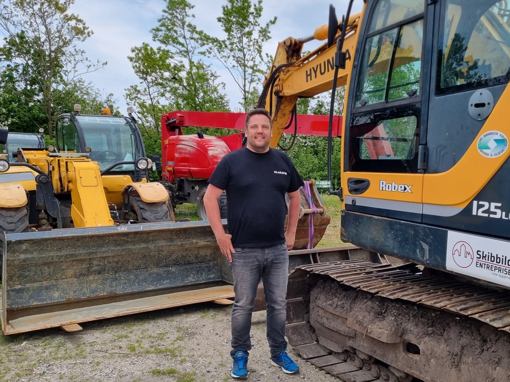 Landmænd bruger i stigende grad online auktioner, når de skal købe eller sælge en brugt traktor, fortæller Esben Hyllested, direktør i auktionshuset Klaravik.