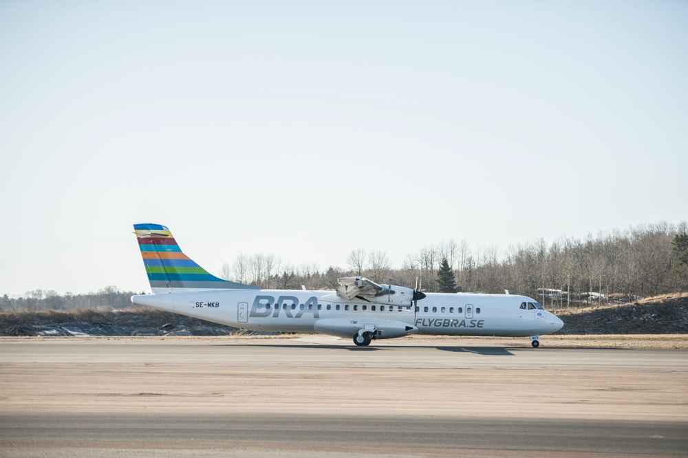 BRA-braathens-egional-airlines-SE-MKB-ground-sommar