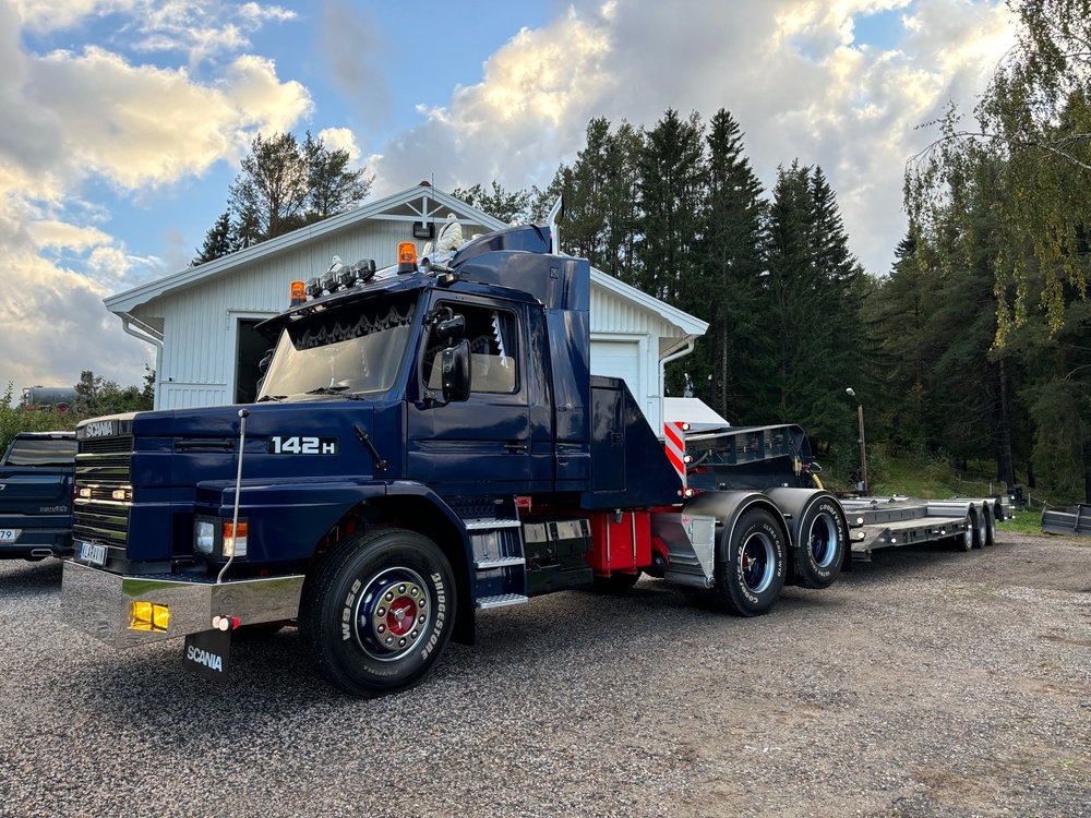 Bengt-Erik Sjöströms pärla till lastbil kan mycket väl vara Sveriges finaste A-traktor. Nu säljs Scania-klenoden på Klaravik.