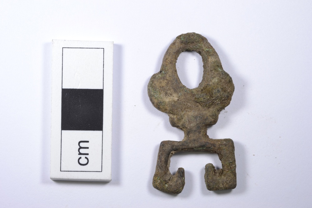 En bultlåsnyckel som hittats under den arkeologiska undersökningen i kvarteret Sankt Mikael. Foto: Kulturen