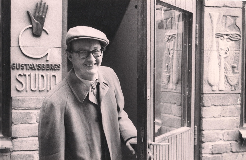 Stig Lindberg i hans studioentré år 1960. Foto:Harry Lindwall