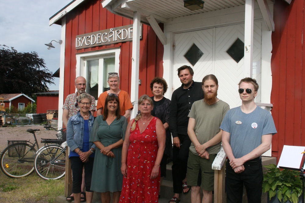 Hästholmens bygdegård och byalags styrelse. Foto: Katarina Ljungholm