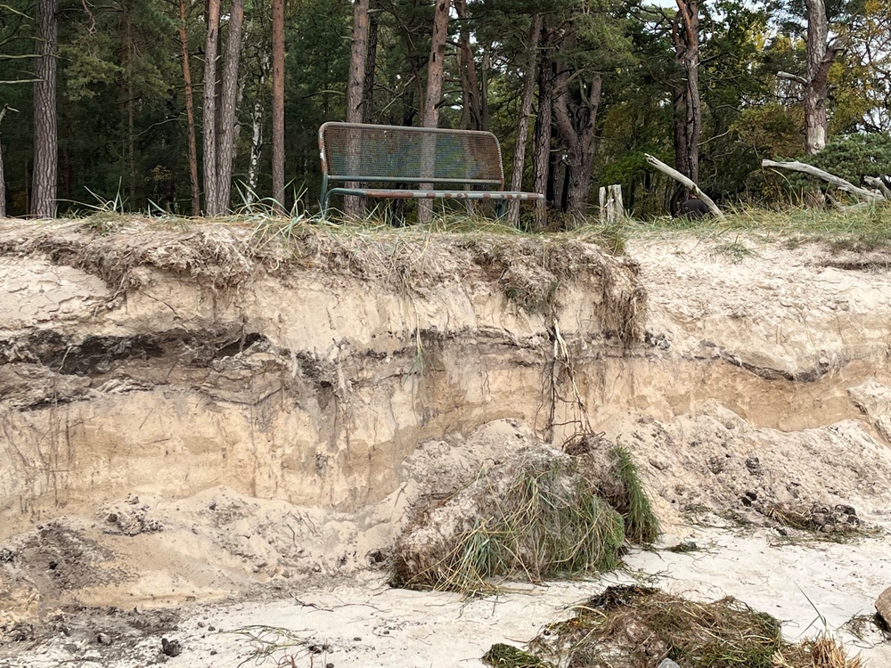 Erosion längs stranden.