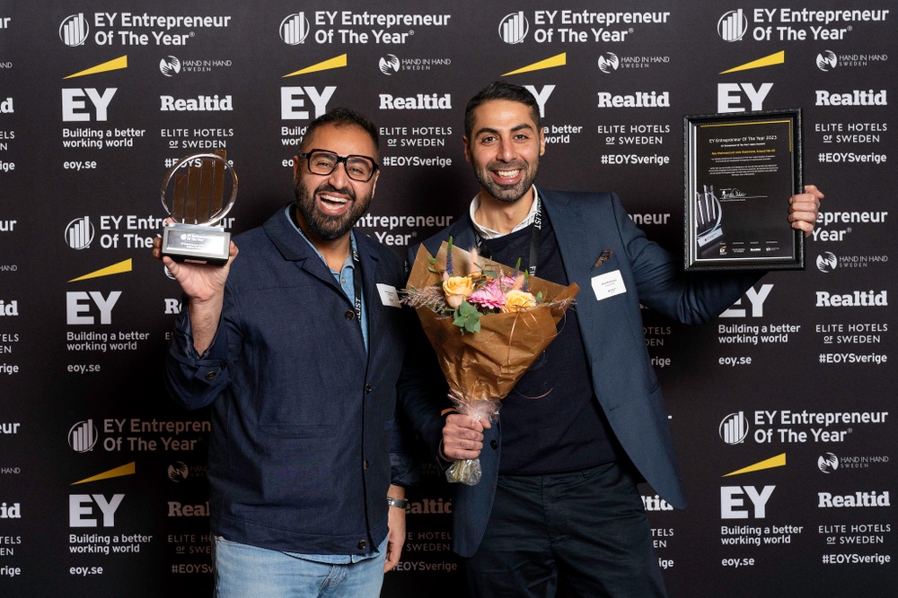 Amir Kheirmand och Alex Kheirmand, grundare av Schysst käk, är utsedda till Svealands främsta entreprenörer under regionfinalen i EY Entrepreneur Of The Year 2023
