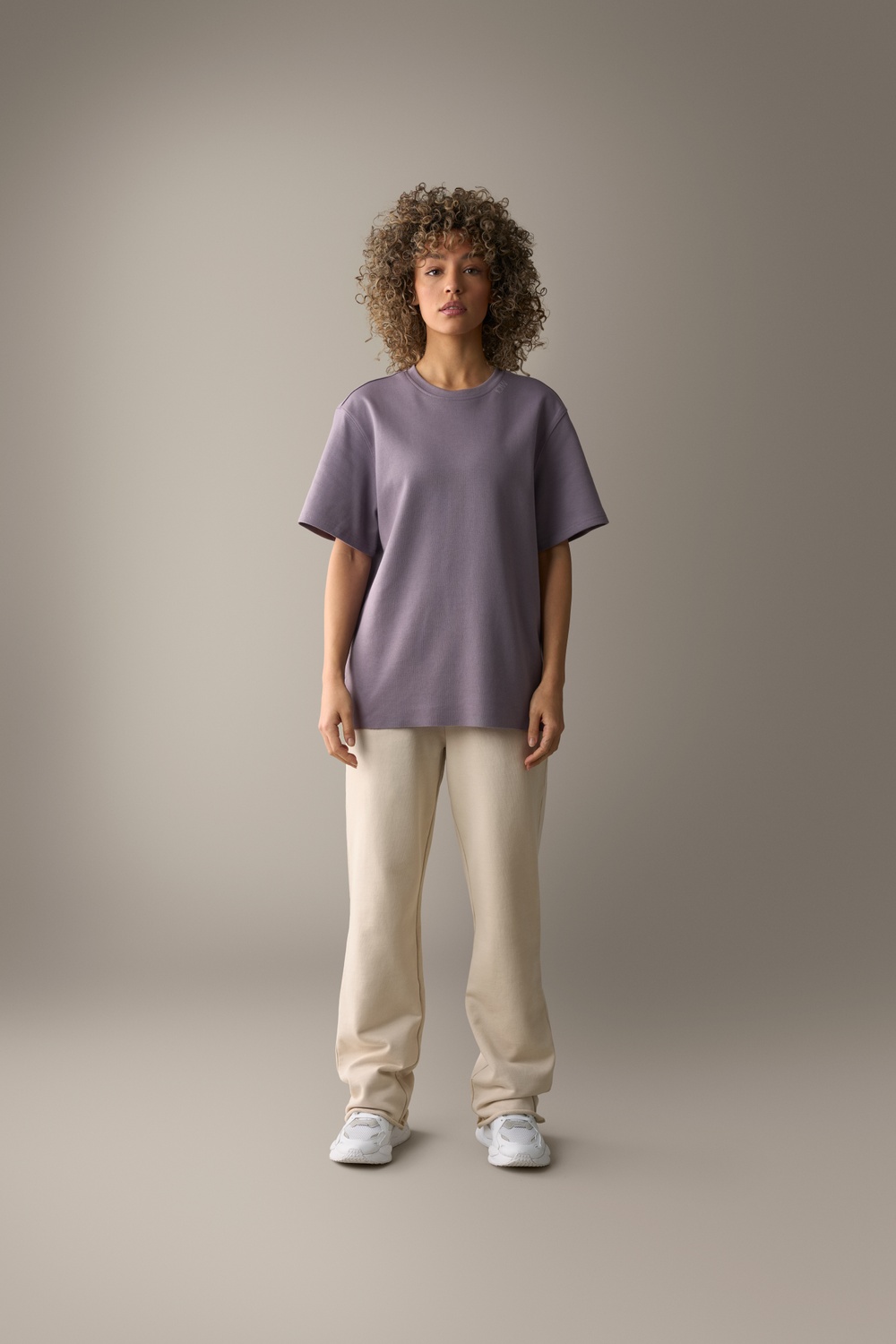 Unified T-shirt Purple, Unified Sweat Pants Beige
