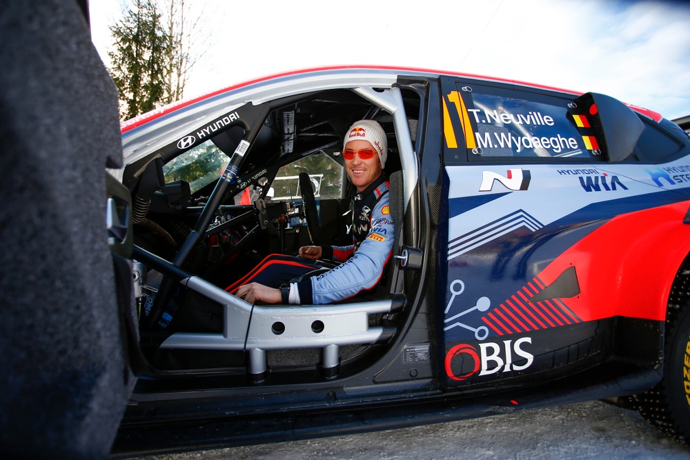 Thierry Neuville is in the lead after Rally Swedens first day. Foto: Tony Velam/McKlein