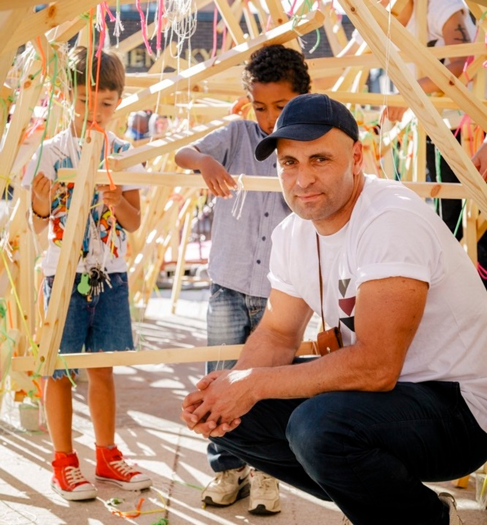 Samir Alj Fält, workshopledare på Vandalorums Designskola