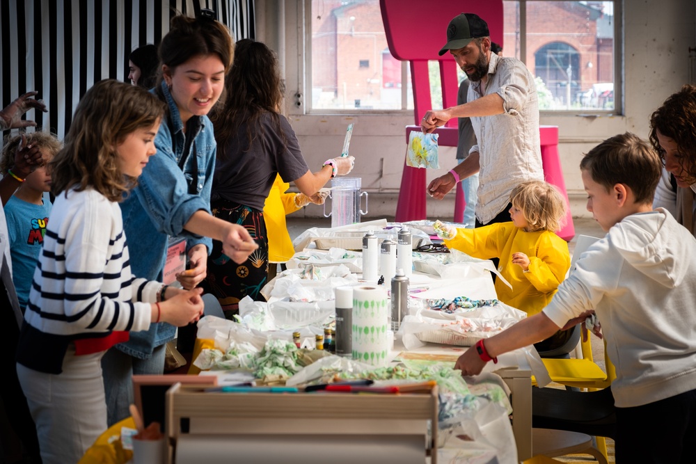 Drop-in workshop for kids 
Floating ink: The art of marbling - Djuuno Activities

Furniture sponsored by IKEA