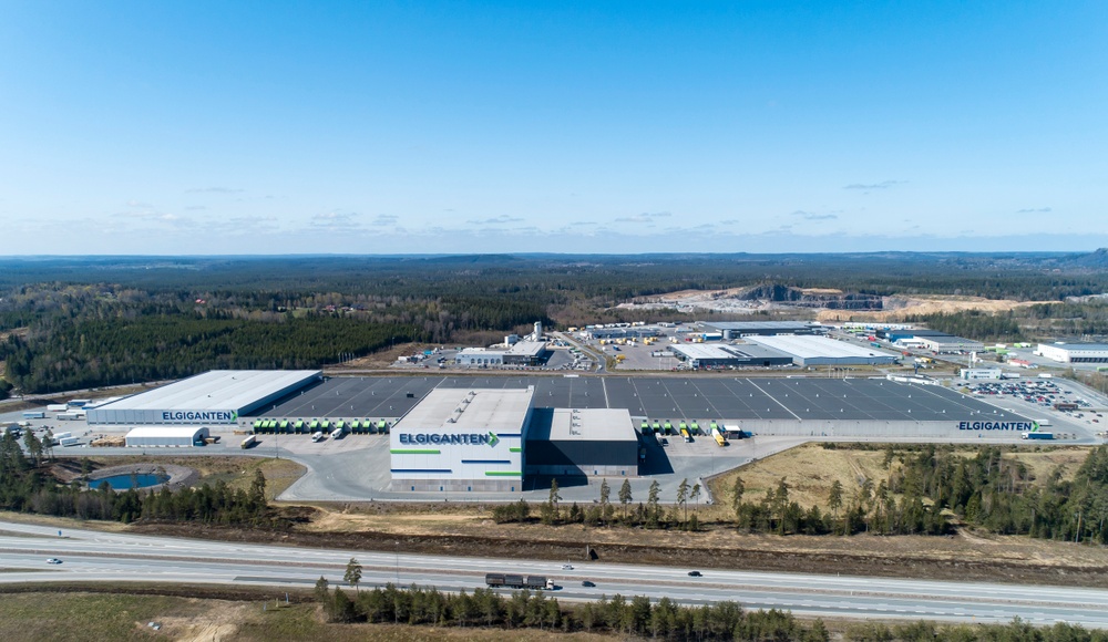 The logistic asset is fully leased to Elgiganten Logistics