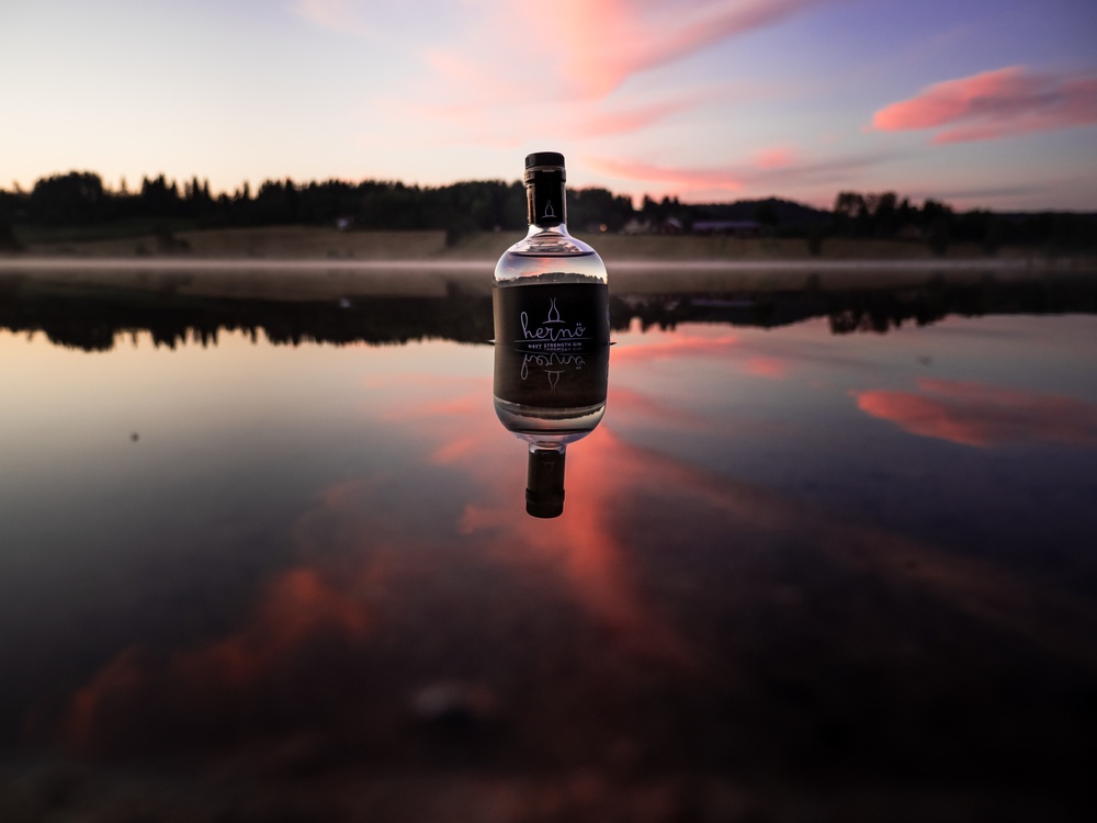 Hernö Navy Strength Gin dubbelt guld i San Francisco World Spirits Competition 2024 (SFWSC). 