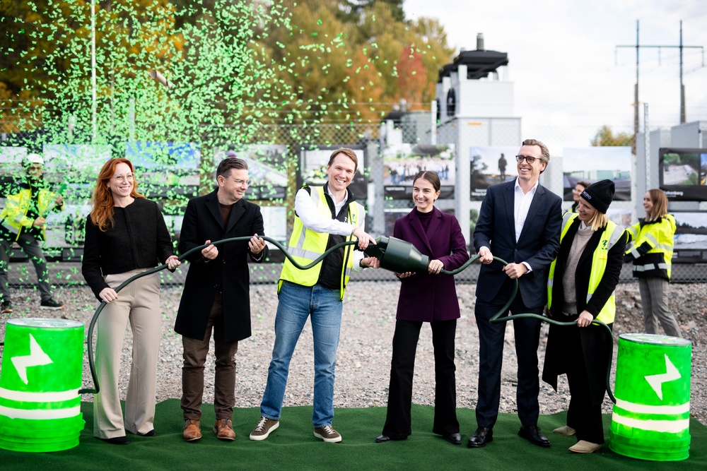  
From left to right: Caroline Asserup, Director General at the Swedish Energy Agency, Jimmy Jansson, Mayor of Eskilstuna Municipality, Axel Holmberg, CEO at Ingrid Capacity, Romina Pourmokhtari, Minister for Climate and the Environment, Erik  
St...