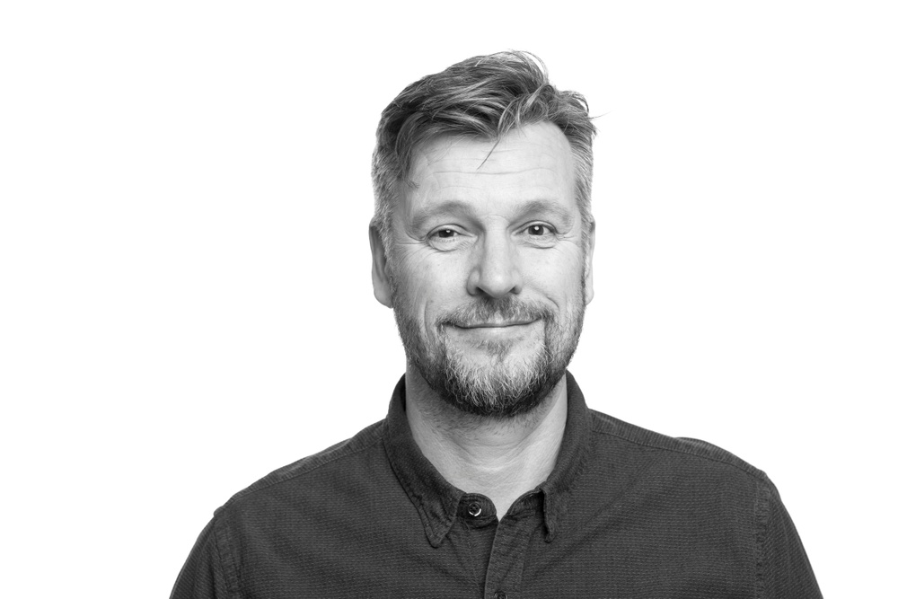 Robert Herrala, avdelningschef vid Nordiskt Berättarcentrum, en del av Västerbottensteatern. Foto: Patrick Degerman.