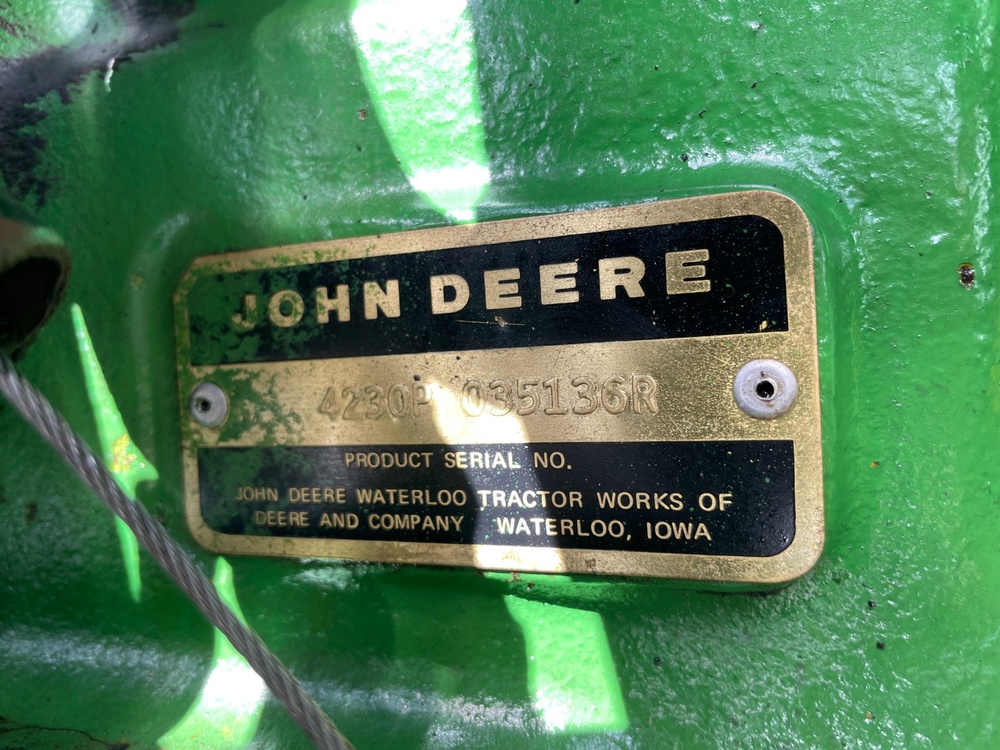 För traktorn i tiden! En John Deere 4230-traktor som tidigare tillhört Kung Carl XVI Gustaf i 25 år auktioneras just nu på Klaravik. 