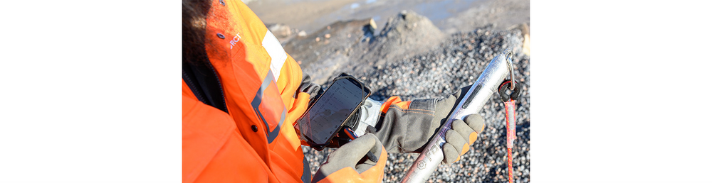 A person using O-Pitblast's technology