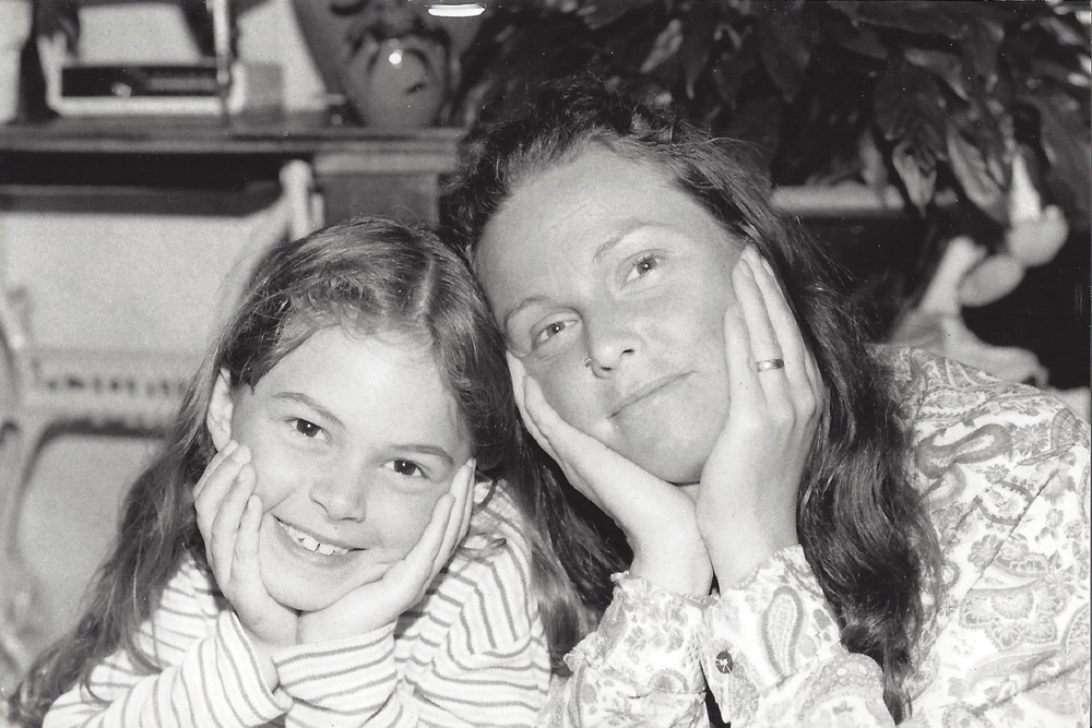 Carina Hjelm med sin dotter 