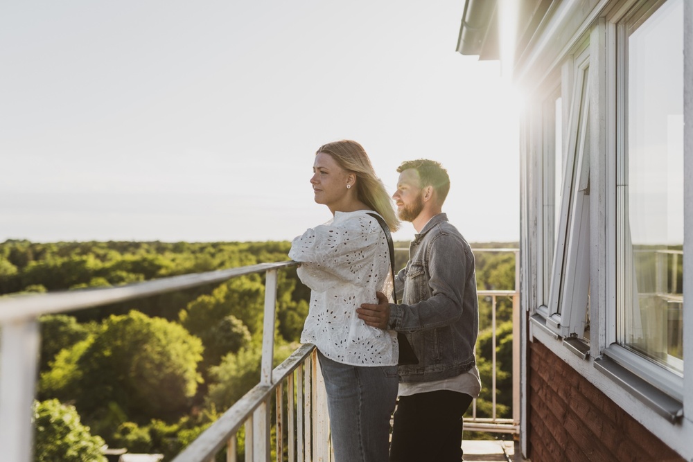 Två gäster på skärgårdshotellet Aspö Lotstorn.