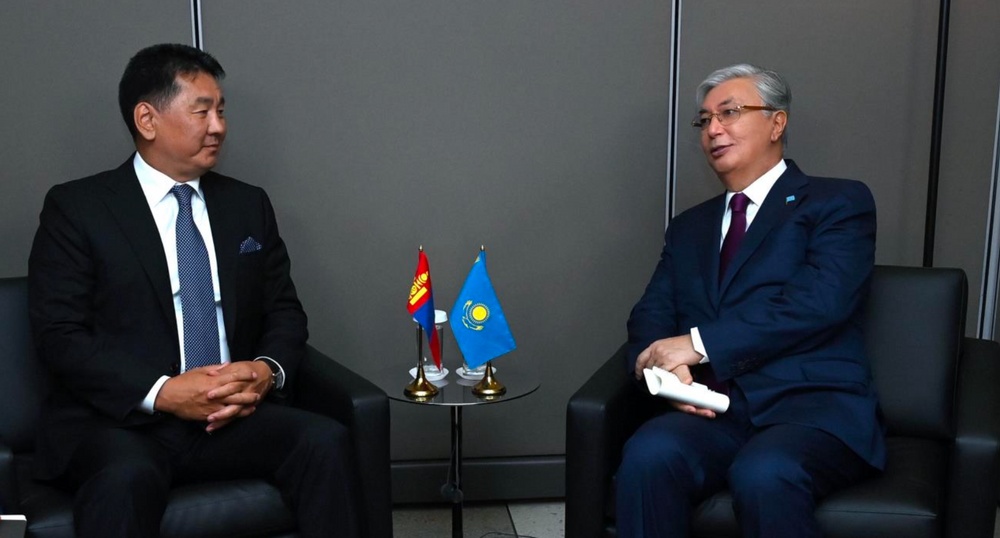 Tokayev with President of Mongolia Ukhnaagiin Khürelsükh. Photo credit: Akorda.