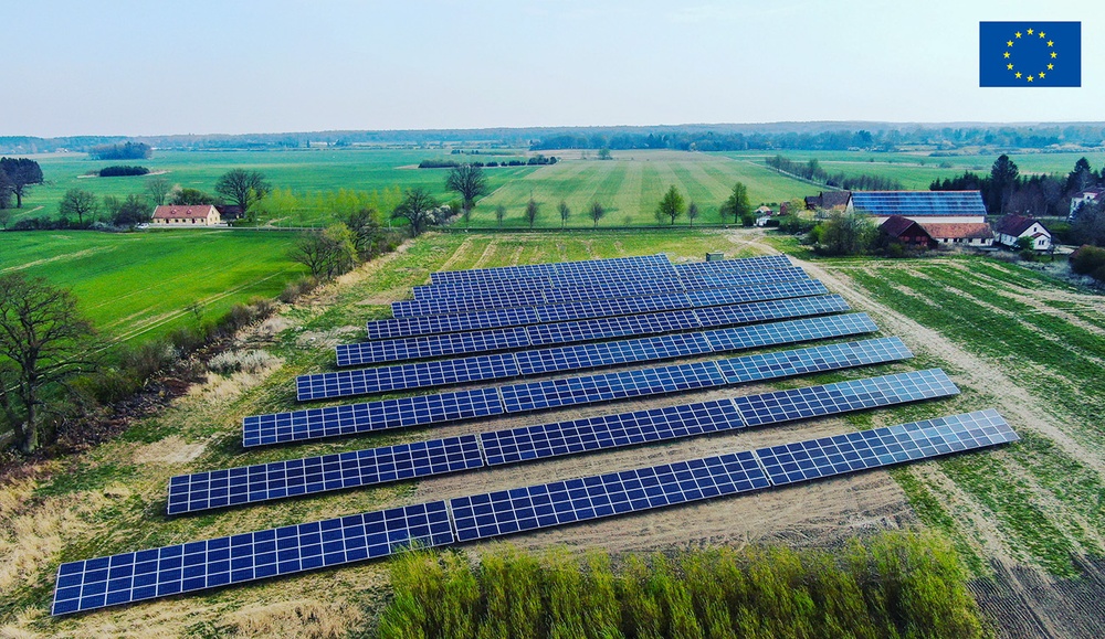 Niam and Evecon partner to build 84 MWp solar power and 26 MW storage across 11 sites in Latvia.