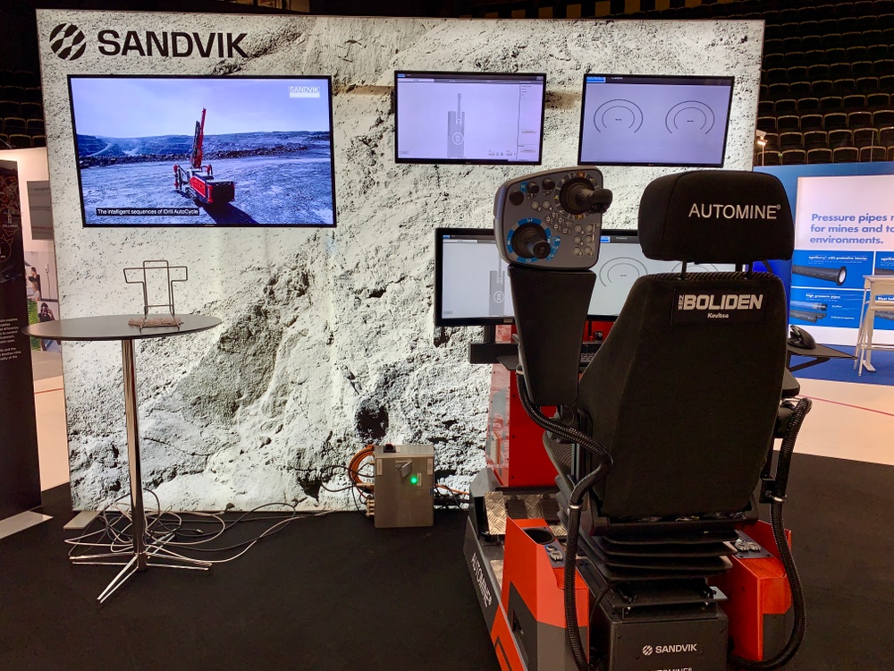 One of the standout features of this year’s Euro Mine Expo is the live remote drilling demonstrations.