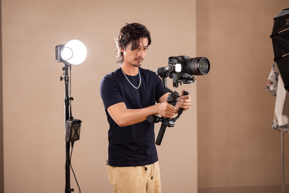 Zhiyun Crane 4