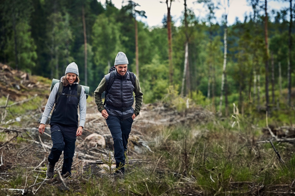 Jetzt kommen Fristads Outdoor-Herbstneuheiten auf den Markt: eine weiche, warme Pufferjacke mit Primaloft-Isolierung und eine leichte, dehnbare Fleeceweste. Außerdem sind mehrere Outdoor-Kleidungsstücke jetzt dauerhaft im Sortiment.