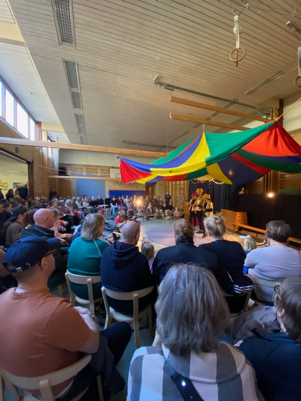 Cirkus i Bredöls skola.