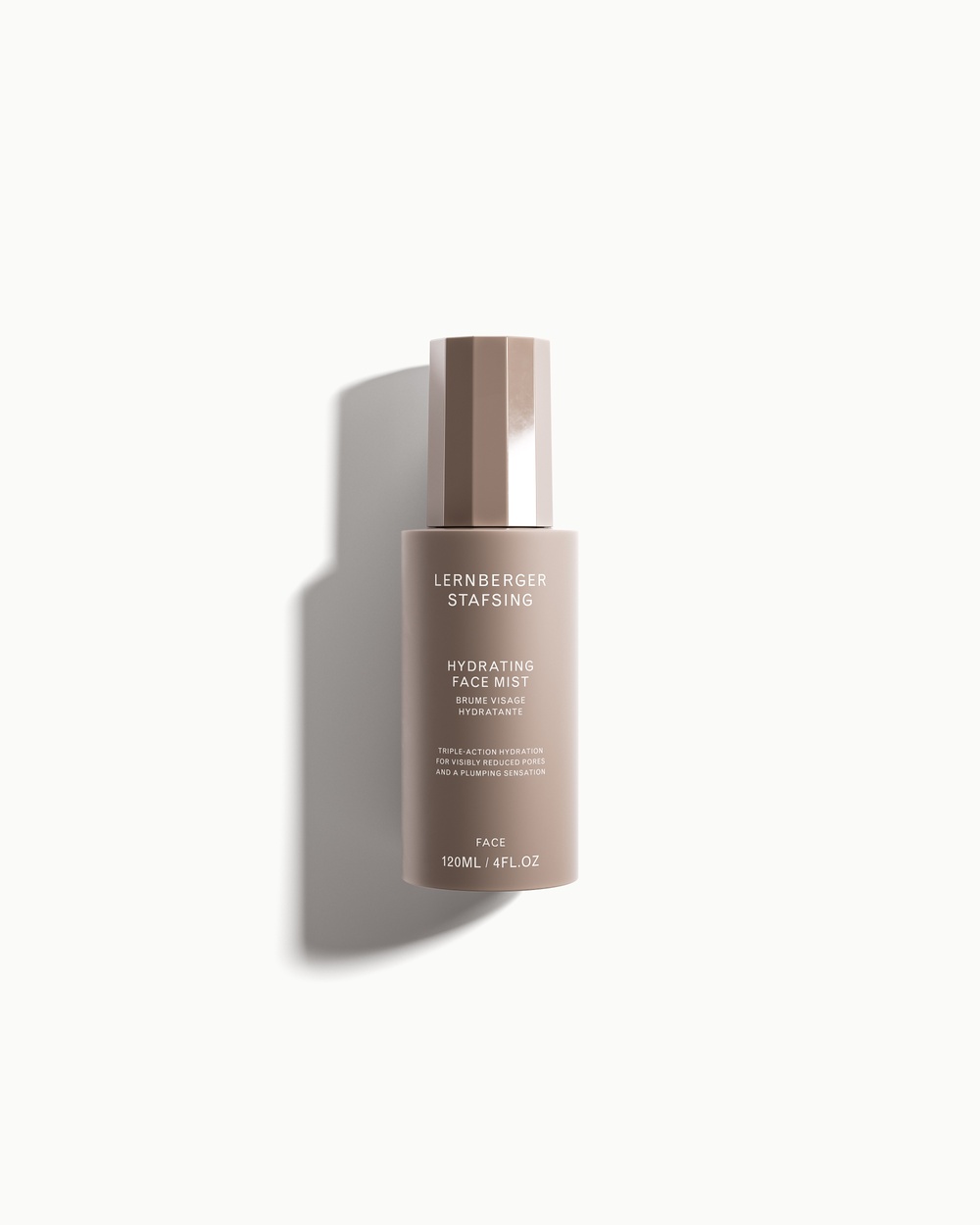 Restores your skin’s pH level and improves the effectiveness of your skincare regime in an instant, along with a pleasantly firming and plumping sensation. Hyaluronic acid and niacinamide provide long-term moisturisation, calm the skin and help reduce the appearance of pore size. Beta glucan and allantoin help reduce redness while strengthening the skin’s protective barrier.