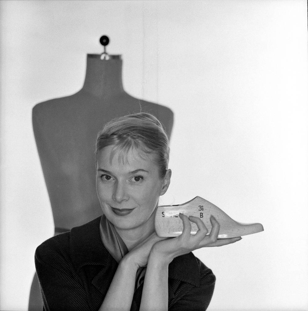 Foto: Georg Oddner. 
Porträtt av Katja Geiger från 1958. 