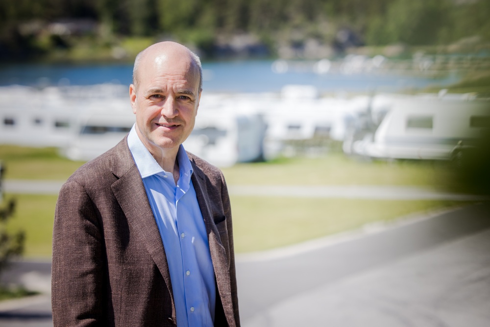 Fredrik Reinfeldt på camping. Fritt att använda i redaktionella sammanhang. Foto: Kristina Gillerstedt.