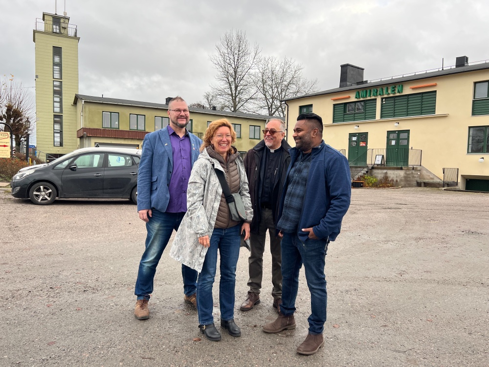 Kommunstyrelsens andra vice ordförande Peter Andreasson, lektor Marie Strid, kyrkoherde Fredrik Nordlund och kommunstyrelsens ordförande Daniel Andersson.