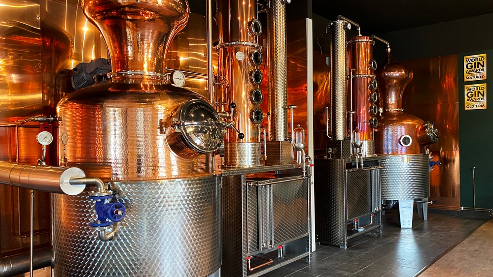 Hand hammered copper stills, 1.000 l. each. Named after Jon Hillgrens mother Yvonne and his mother in law Marit. The copper stills Yvonne and Marit are working side by side and together they are responcible for the main production of Hernö Gin from April 2021.